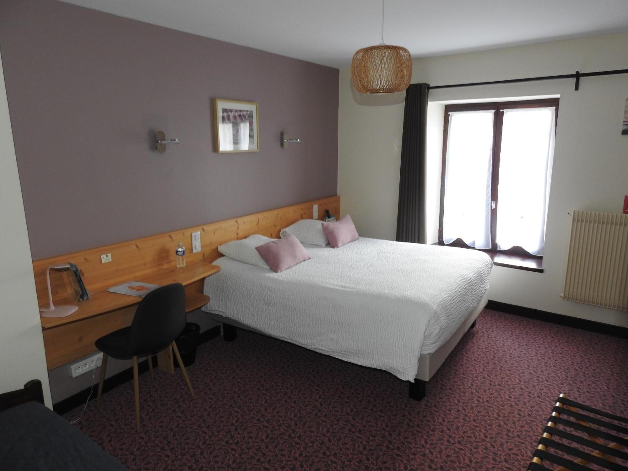 Le Barriol Hotel Saint-Julien-Chapteuil Ngoại thất bức ảnh